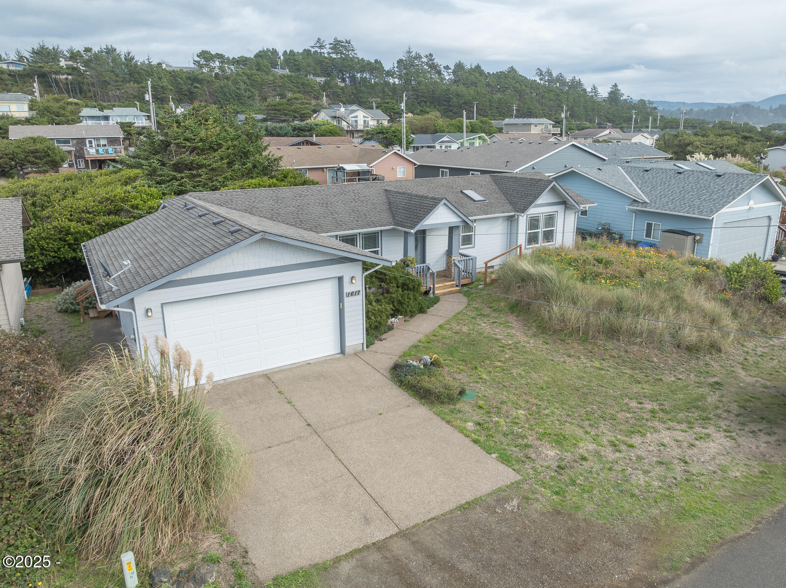 1617 NW Oceanic Loop