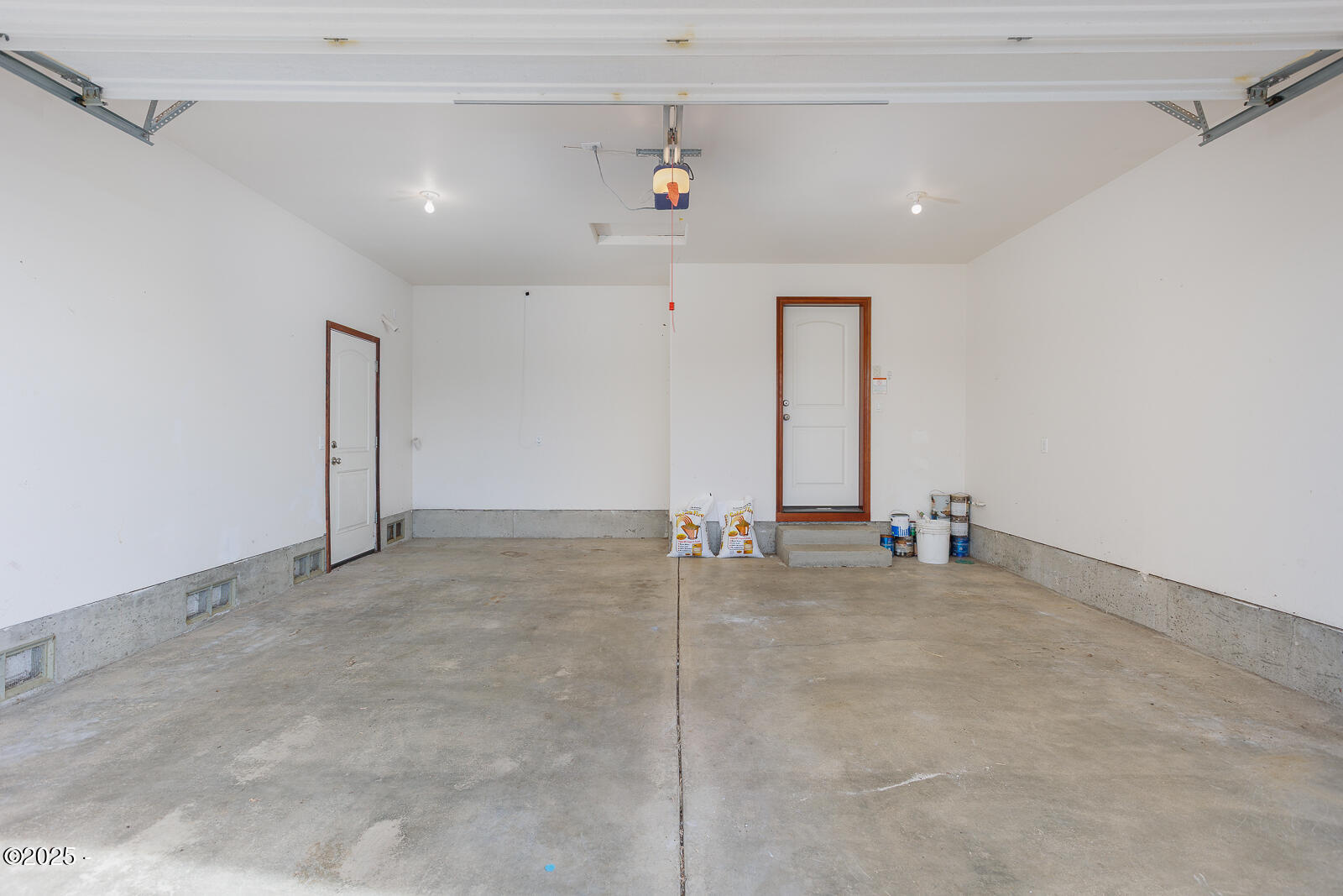 1617 NW Oceanic Loop