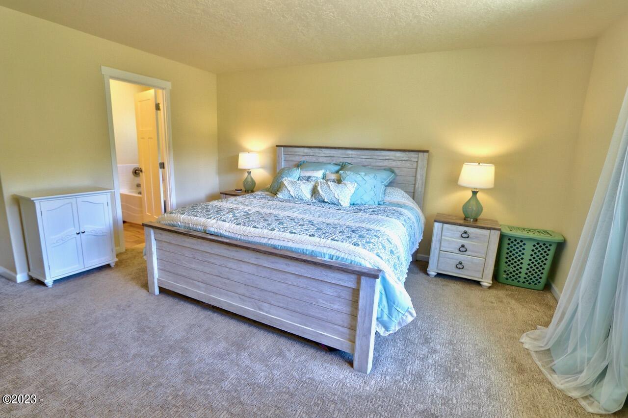 11995 NW Thompson Street