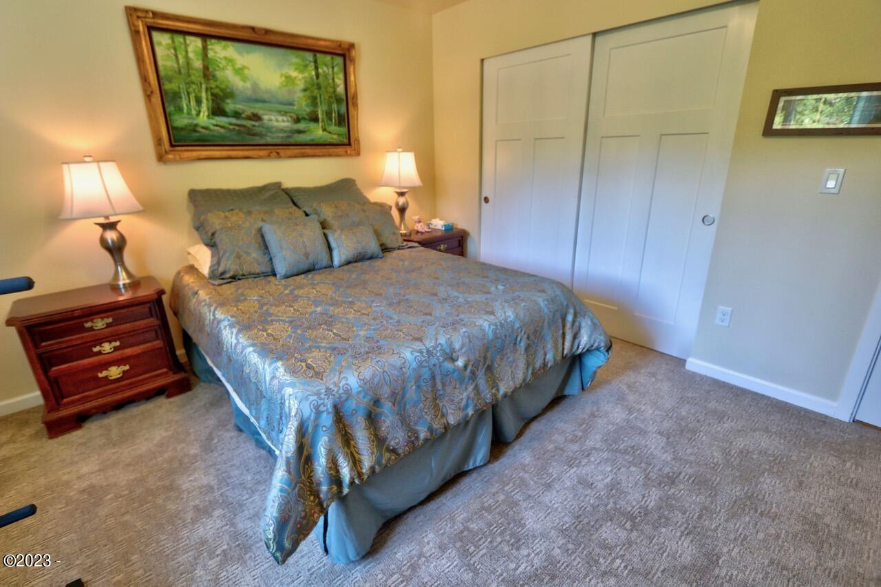 11995 NW Thompson Street