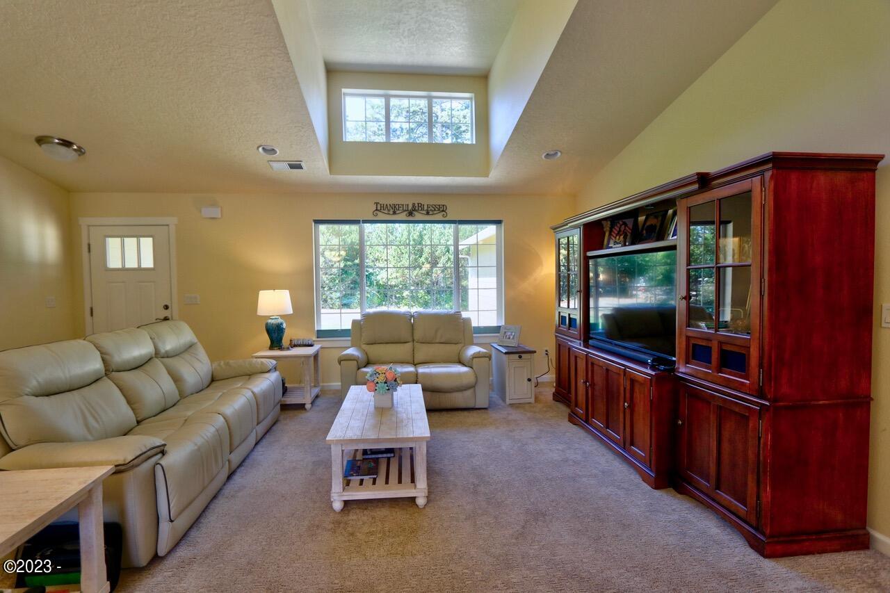 11995 NW Thompson Street