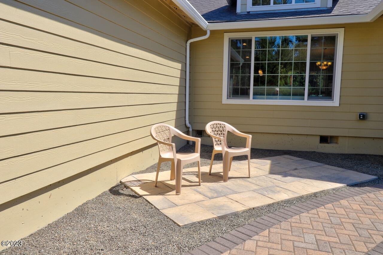 11995 NW Thompson Street