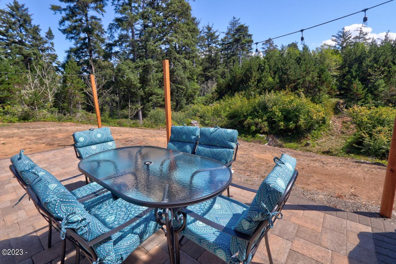 11995 NW Thompson Street