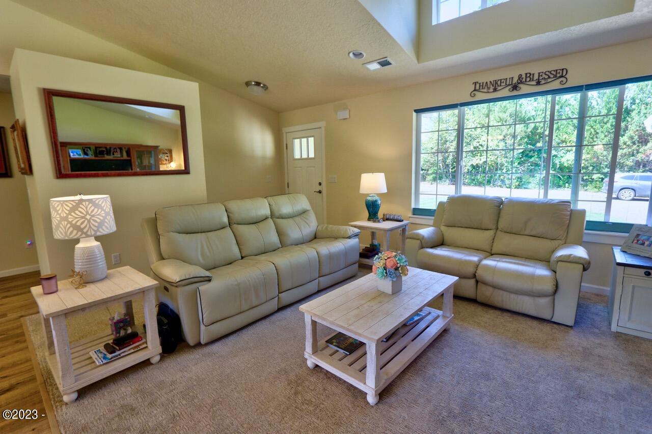 11995 NW Thompson Street