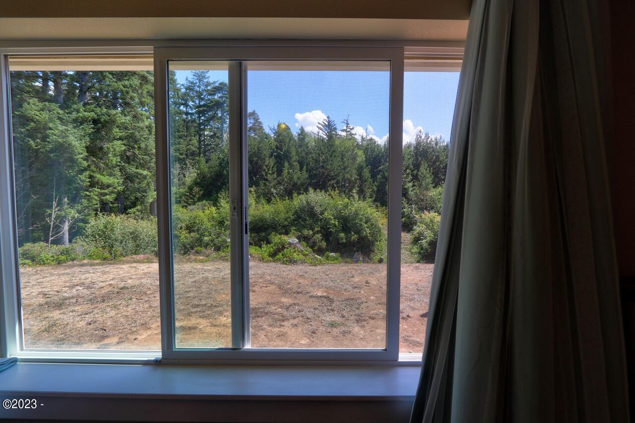 11995 NW Thompson Street