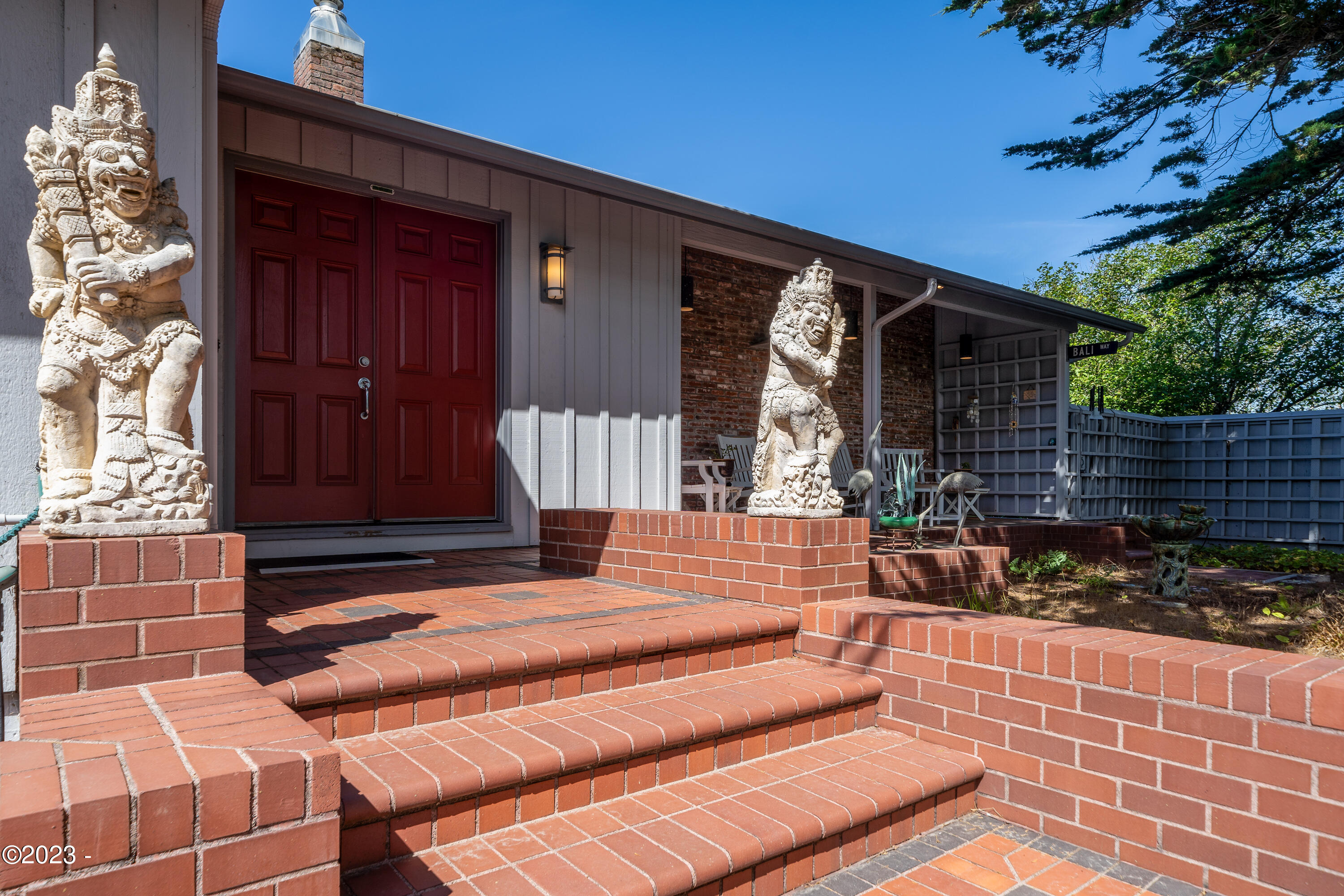 2407 NW Pacific Street