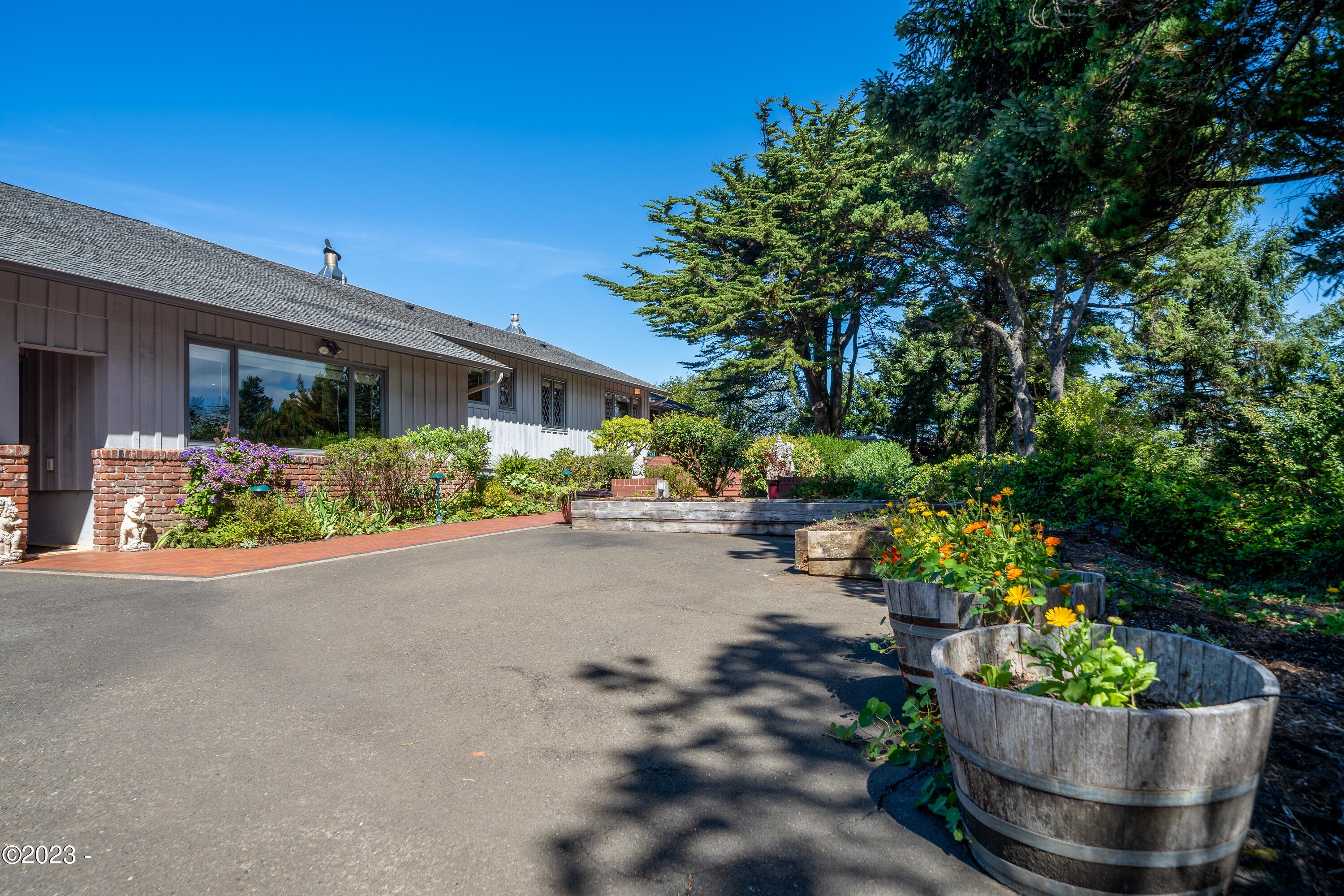 2407 NW Pacific Street