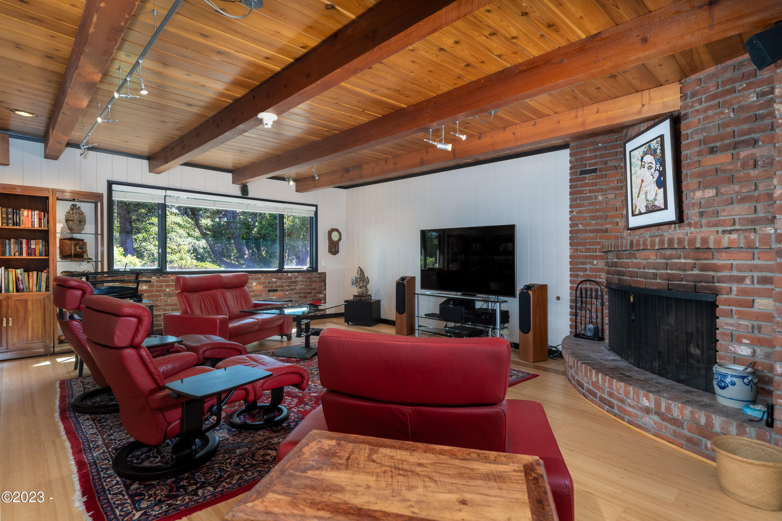 2407 NW Pacific Street