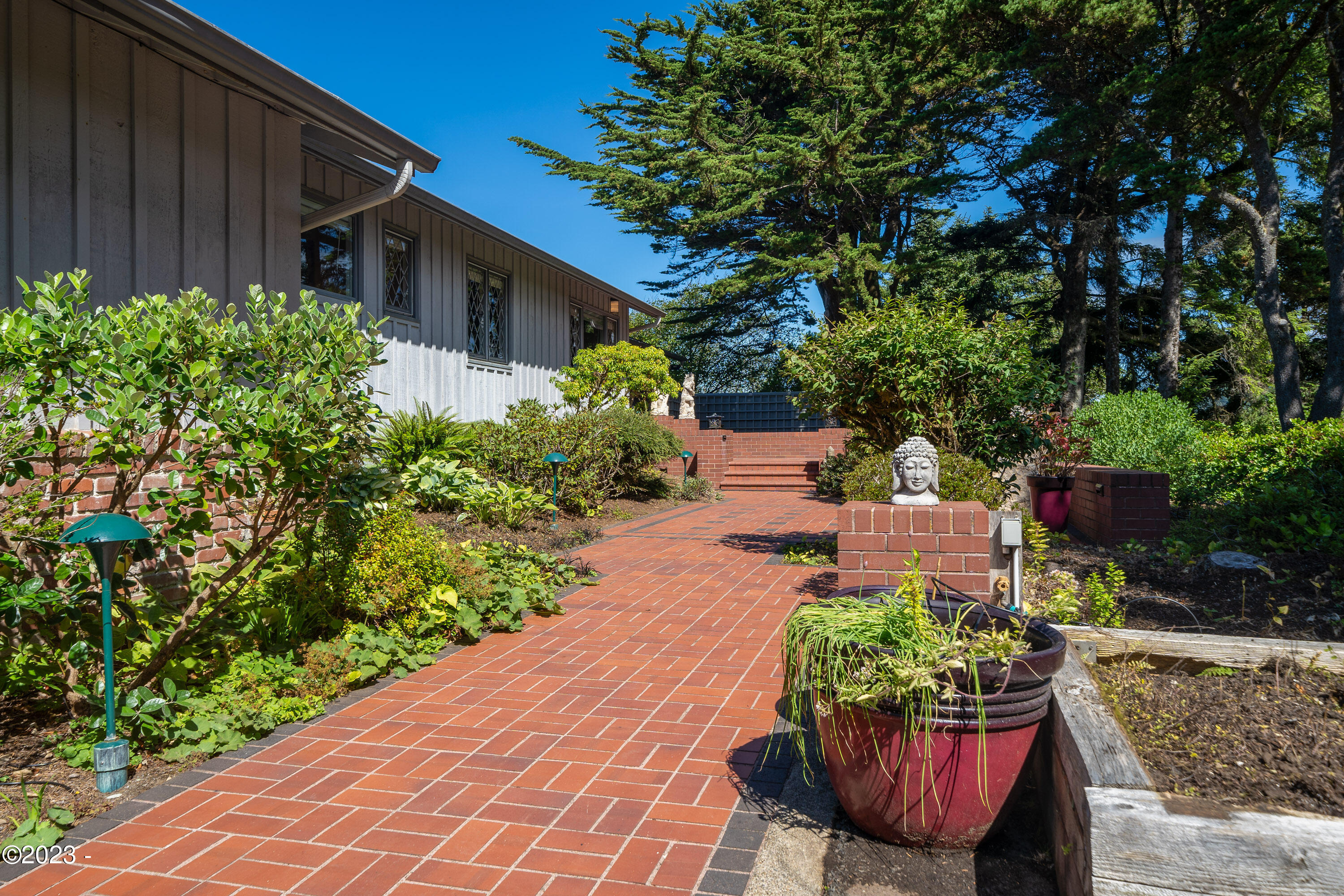 2407 NW Pacific Street