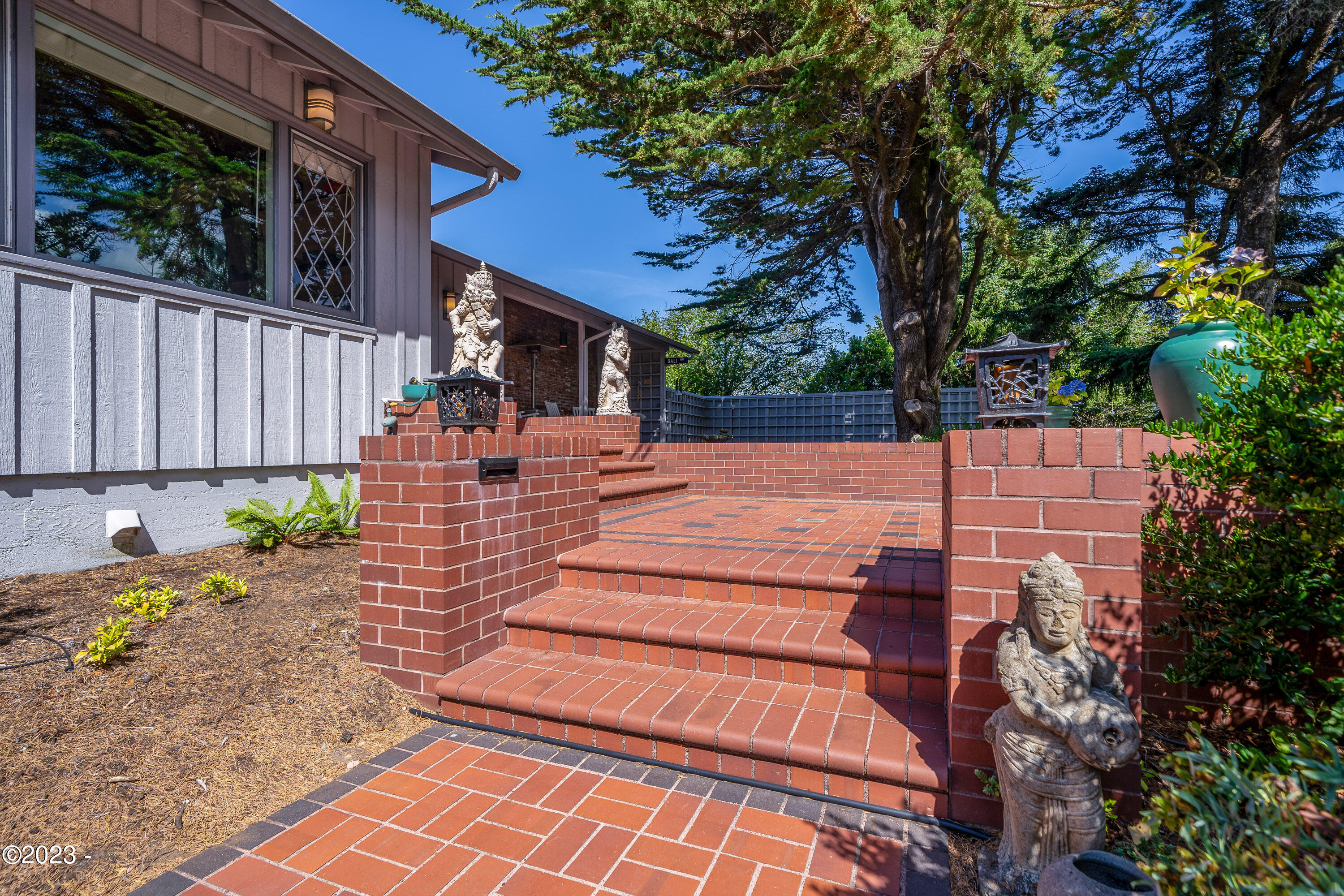 2407 NW Pacific Street