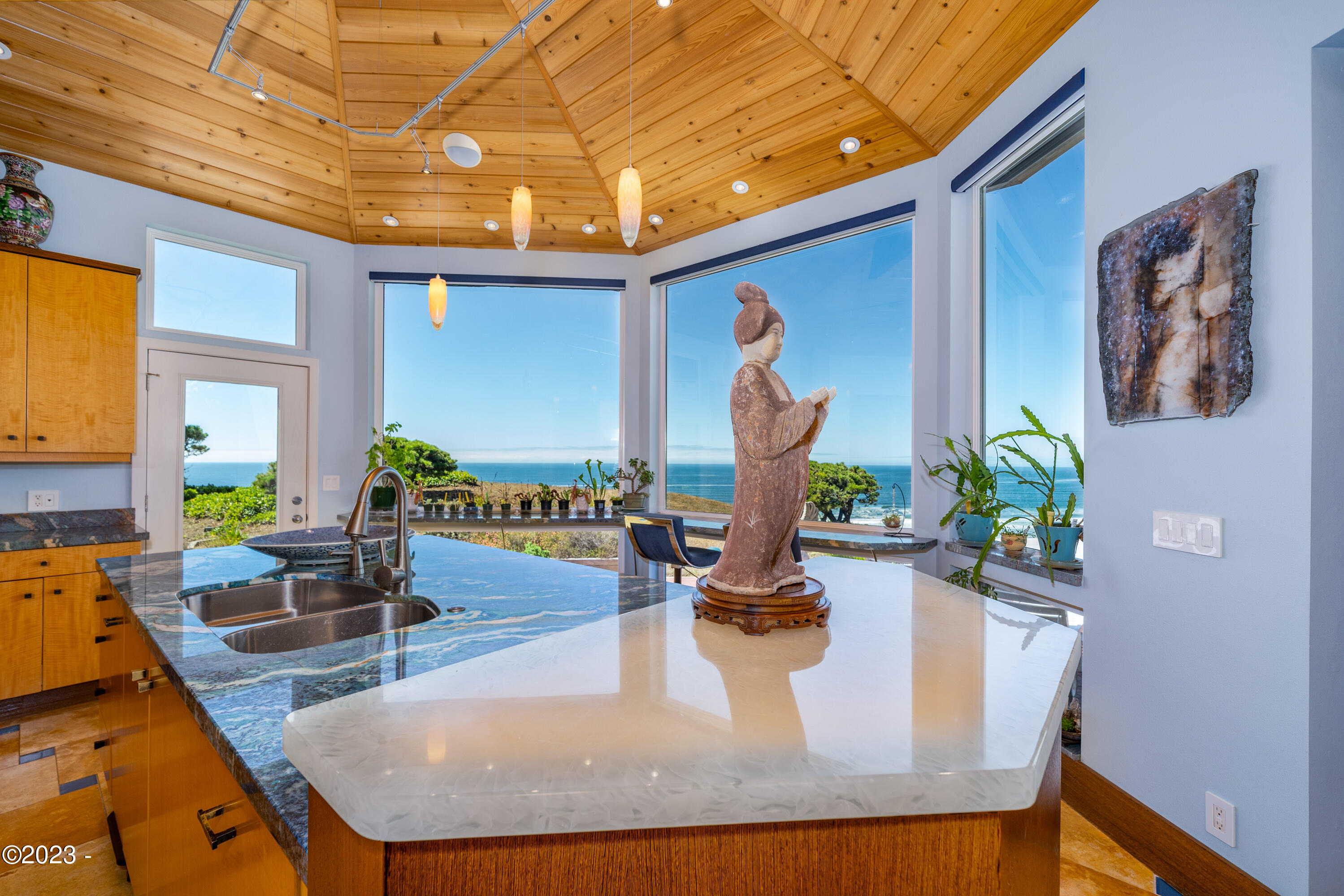 2407 NW Pacific Street