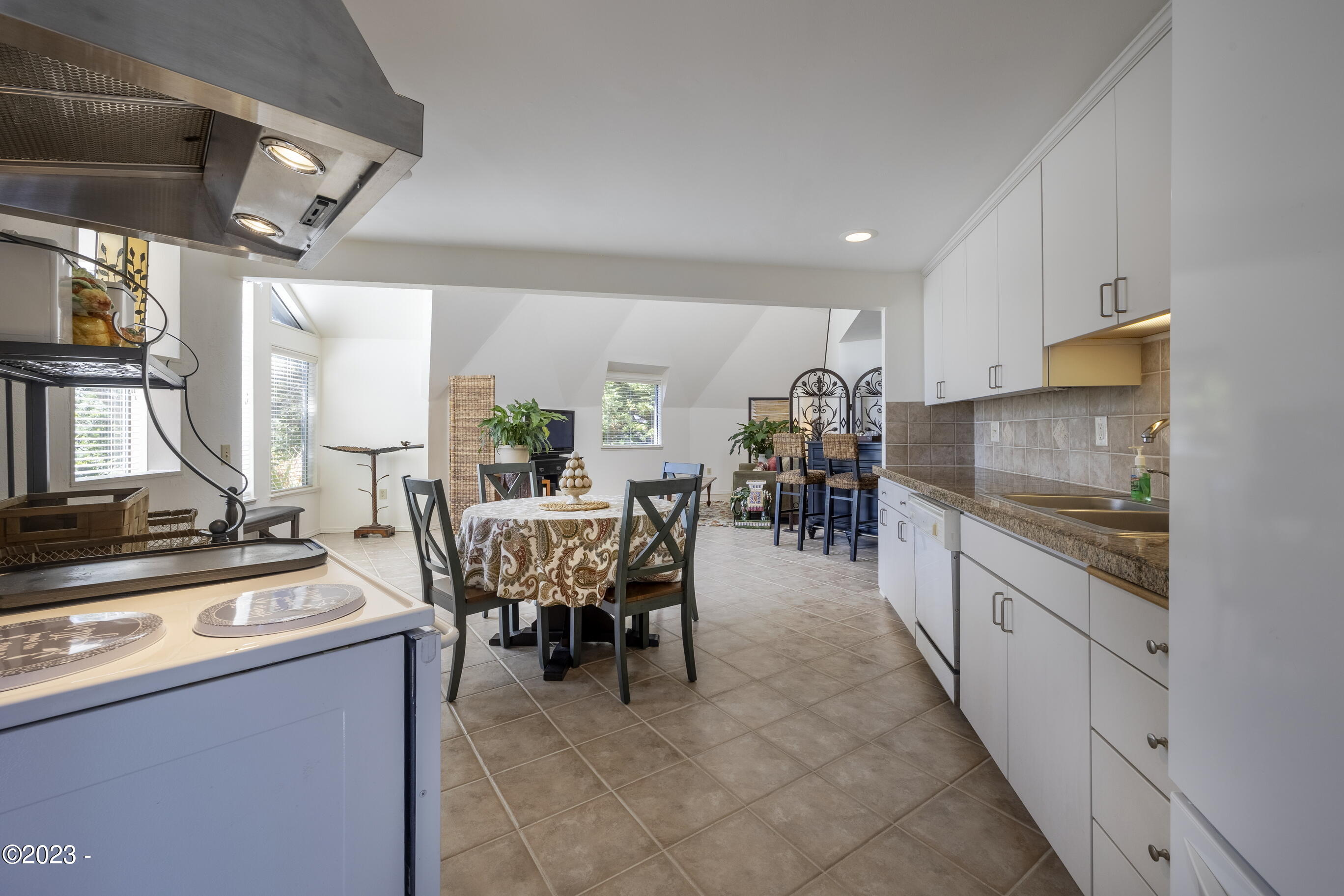 2701 NW Bayshore Loop