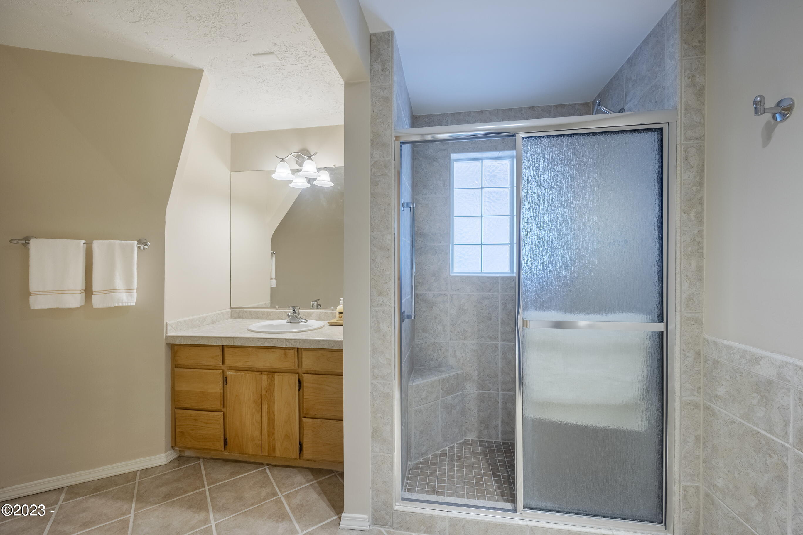 2701 NW Bayshore Loop