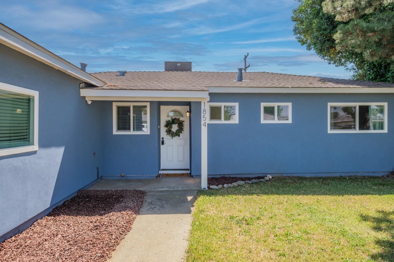 1854 Park Circle