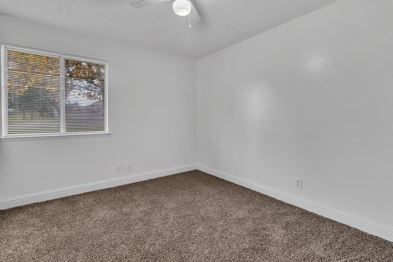 5317 Manzanita Avenue 1