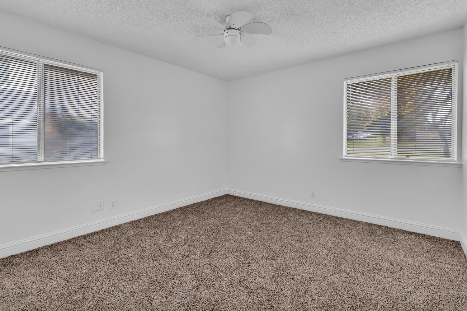 5317 Manzanita Avenue 1