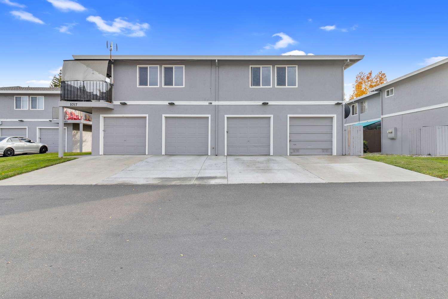 5317 Manzanita Avenue 1