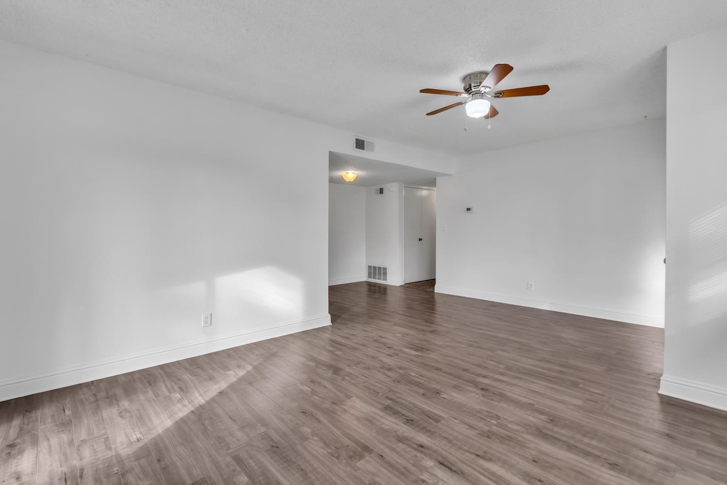 5317 Manzanita Avenue 1