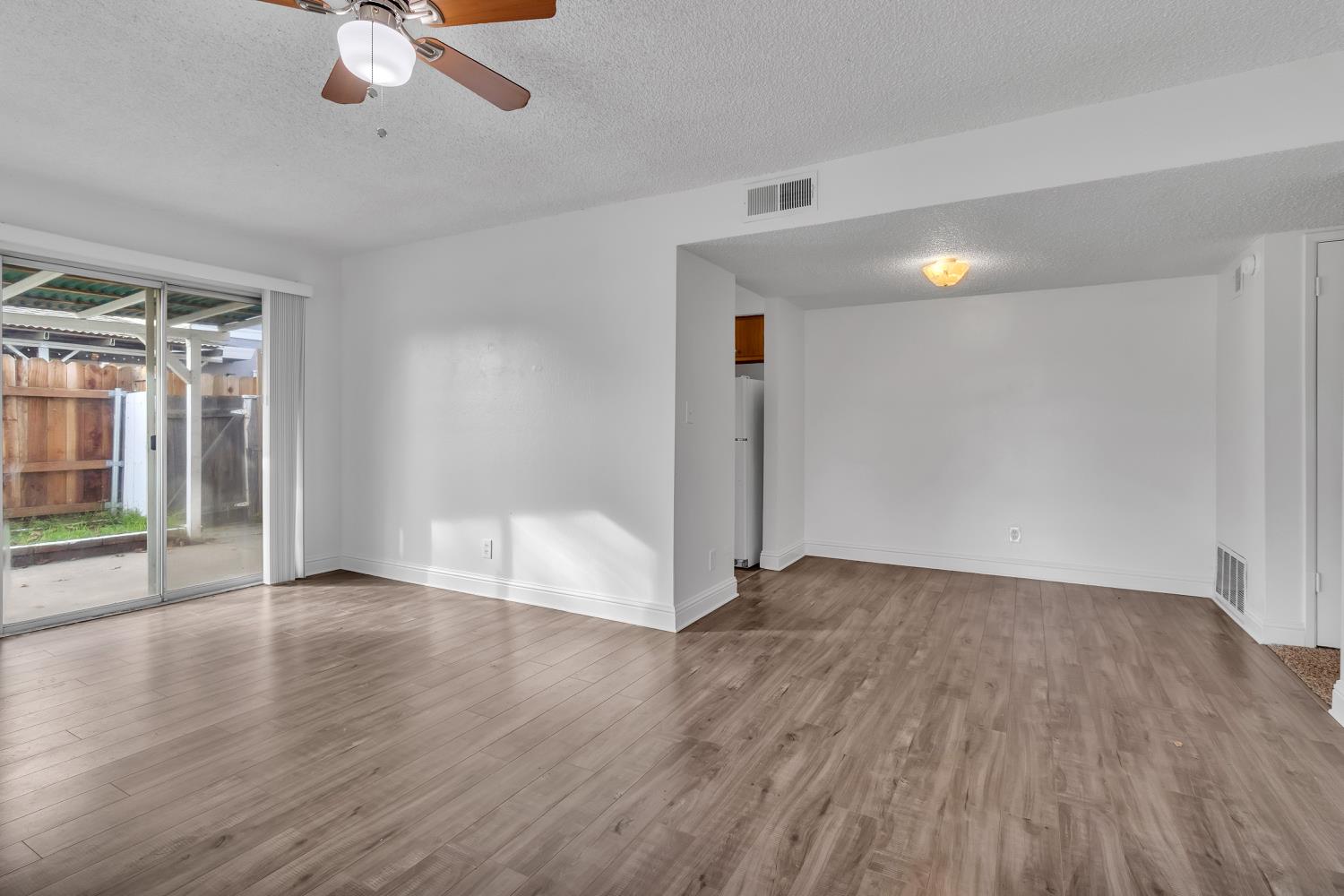 5317 Manzanita Avenue 1