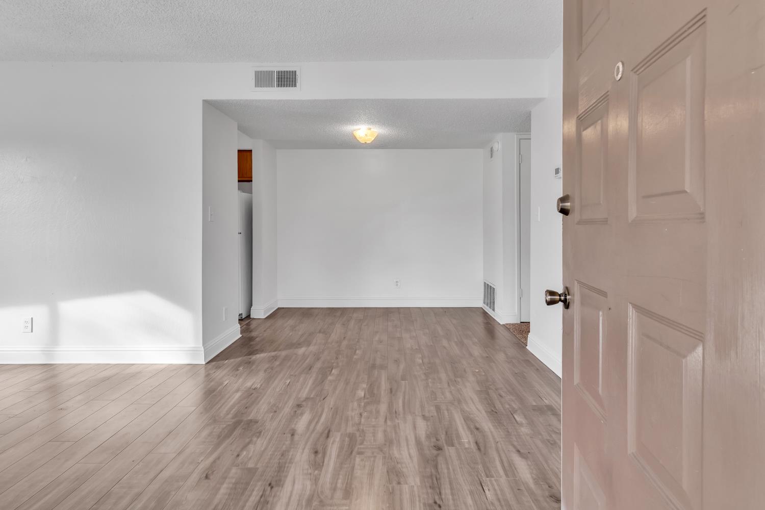 5317 Manzanita Avenue 1