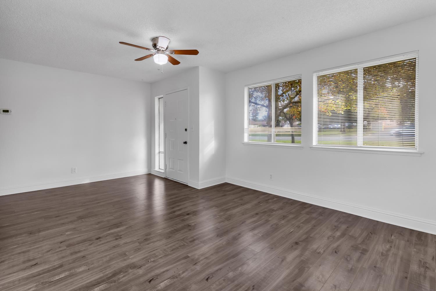 5317 Manzanita Avenue 1