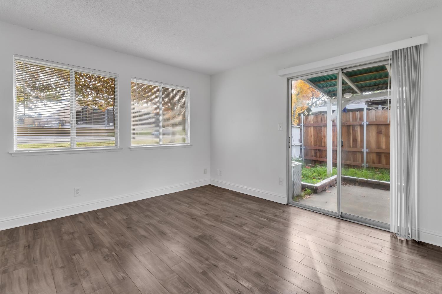 5317 Manzanita Avenue 1