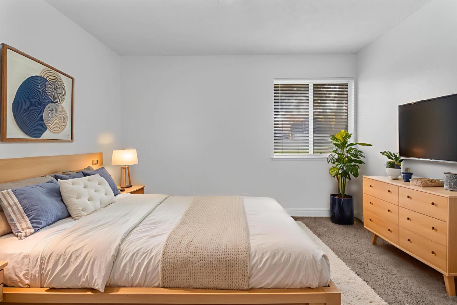 5317 Manzanita Avenue 1