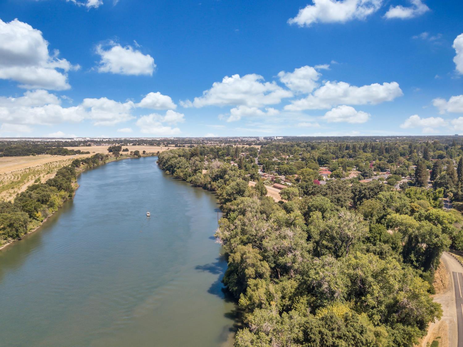 5720 Riverside Boulevard