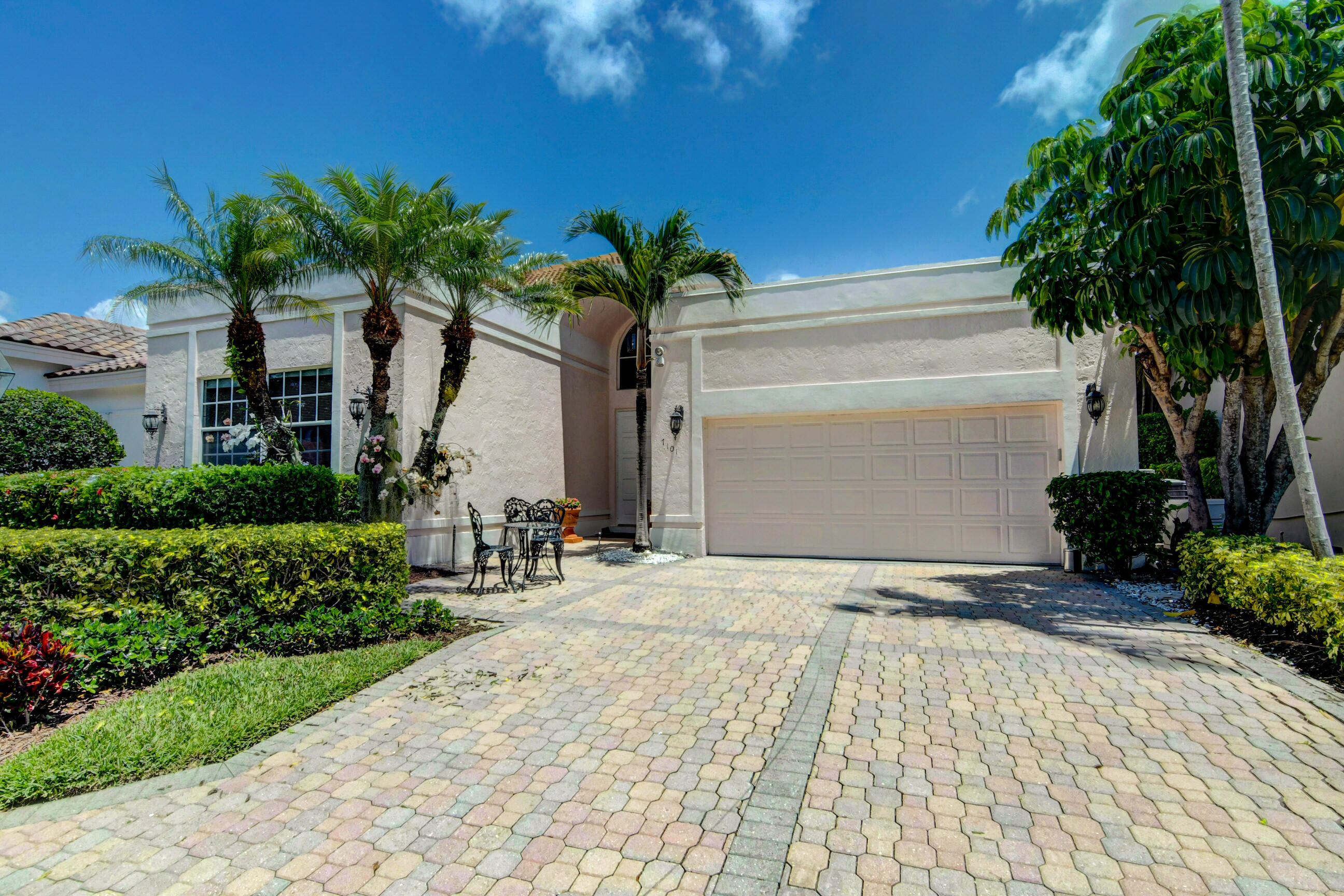 7101 Mallorca Crescent