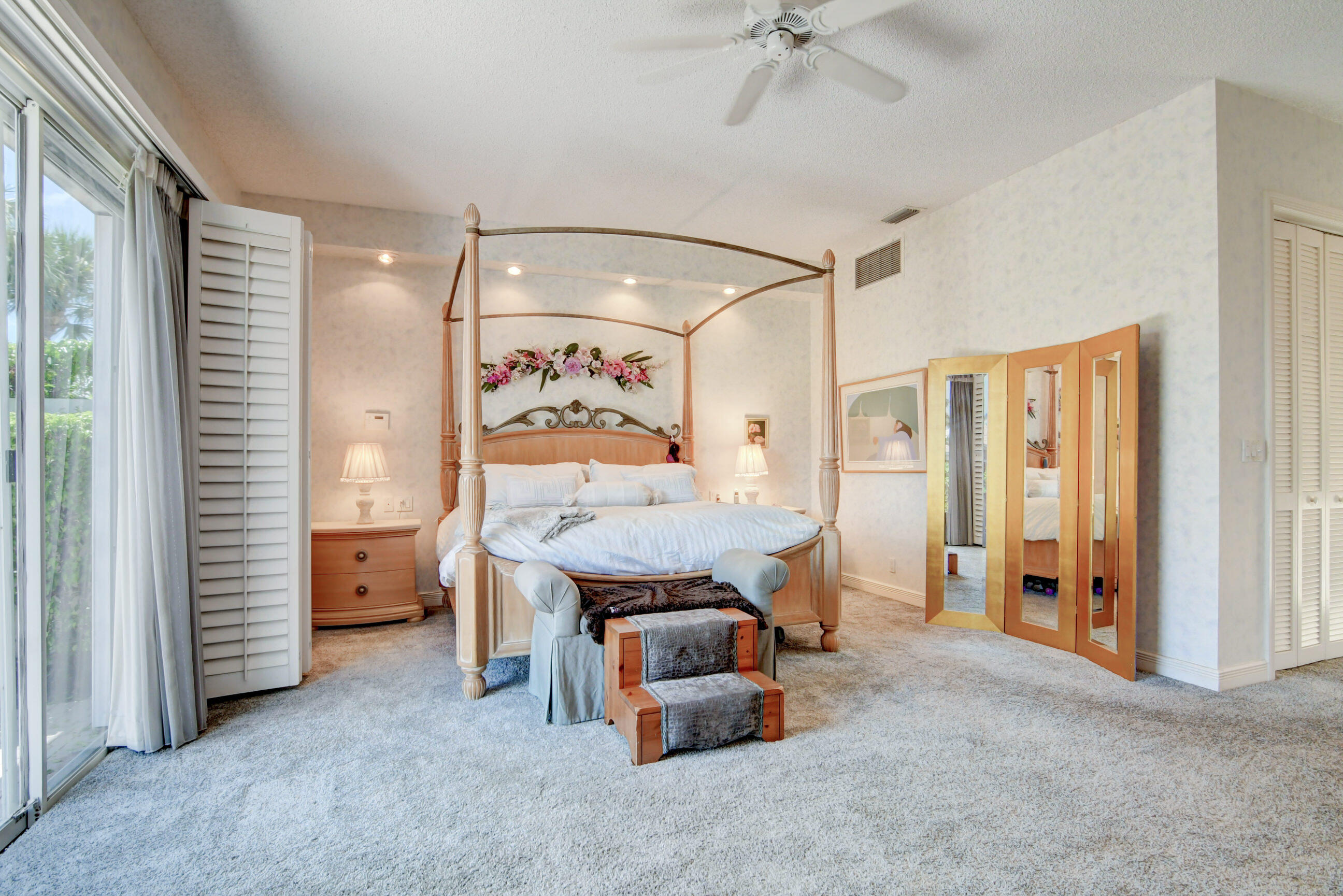 7101 Mallorca Crescent