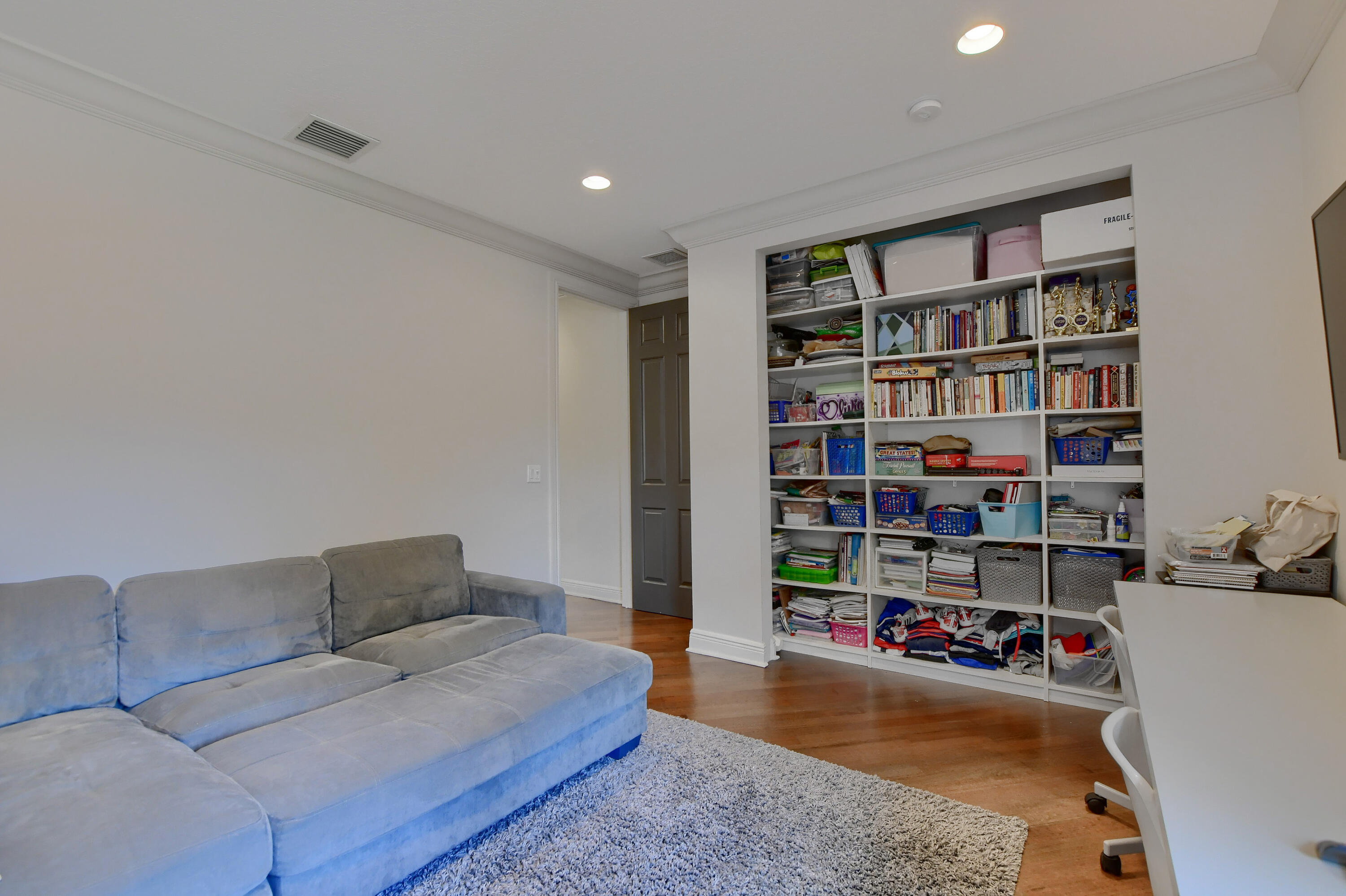 16202 Rosecroft Terrace