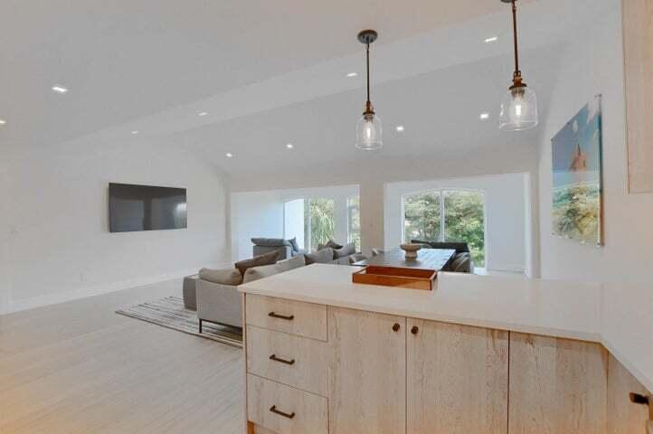 7369 Orangewood Lane 305