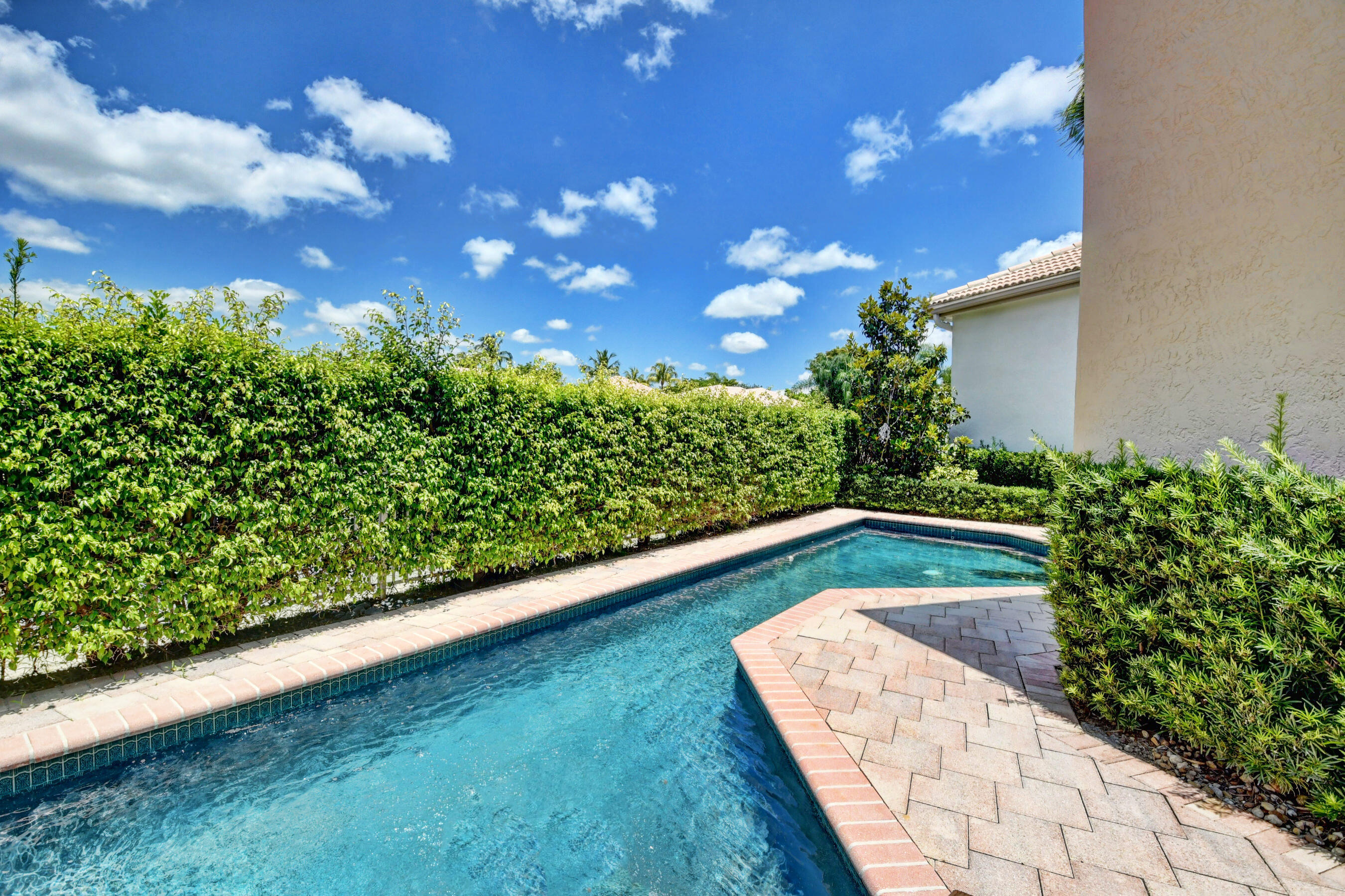 7021 Mallorca Crescent