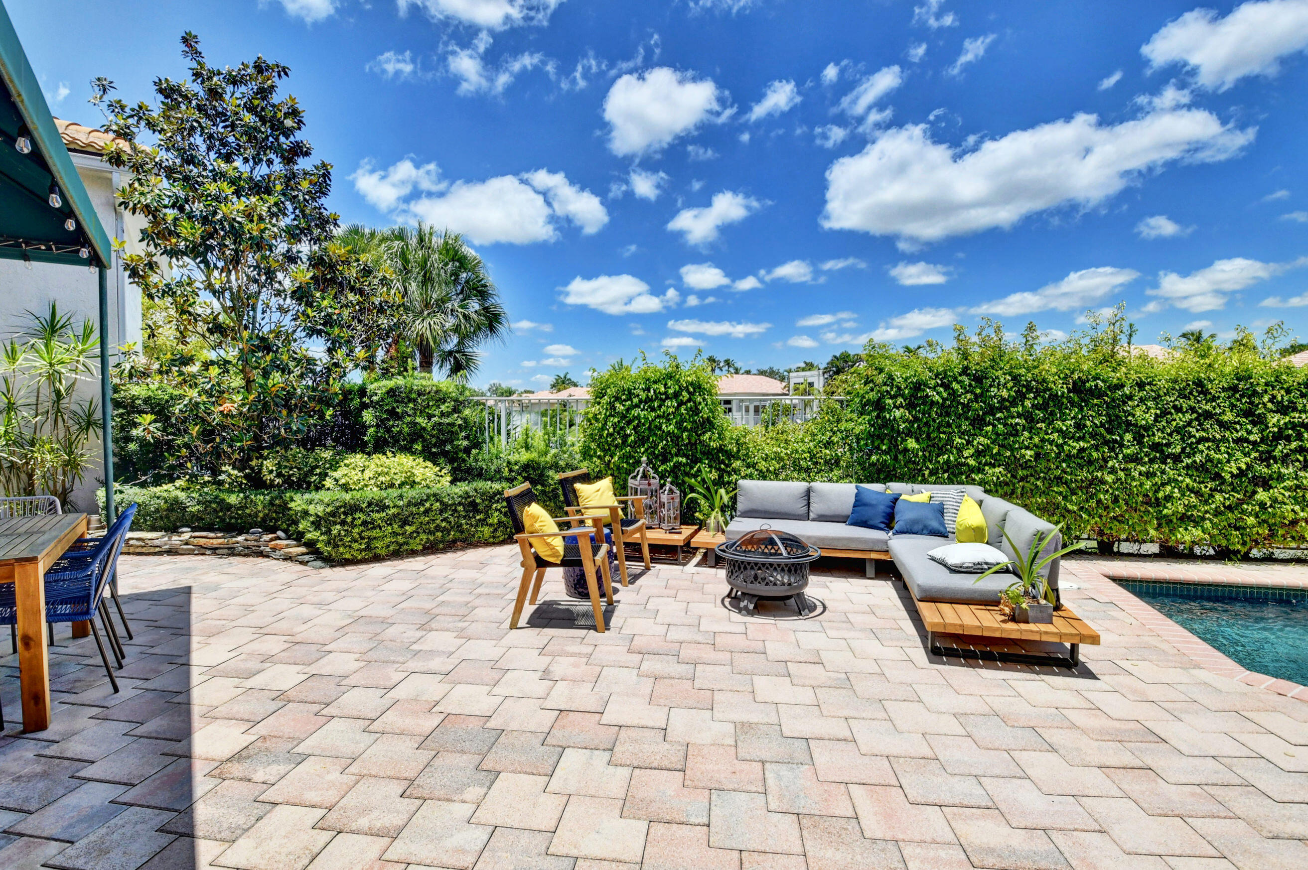 7021 Mallorca Crescent