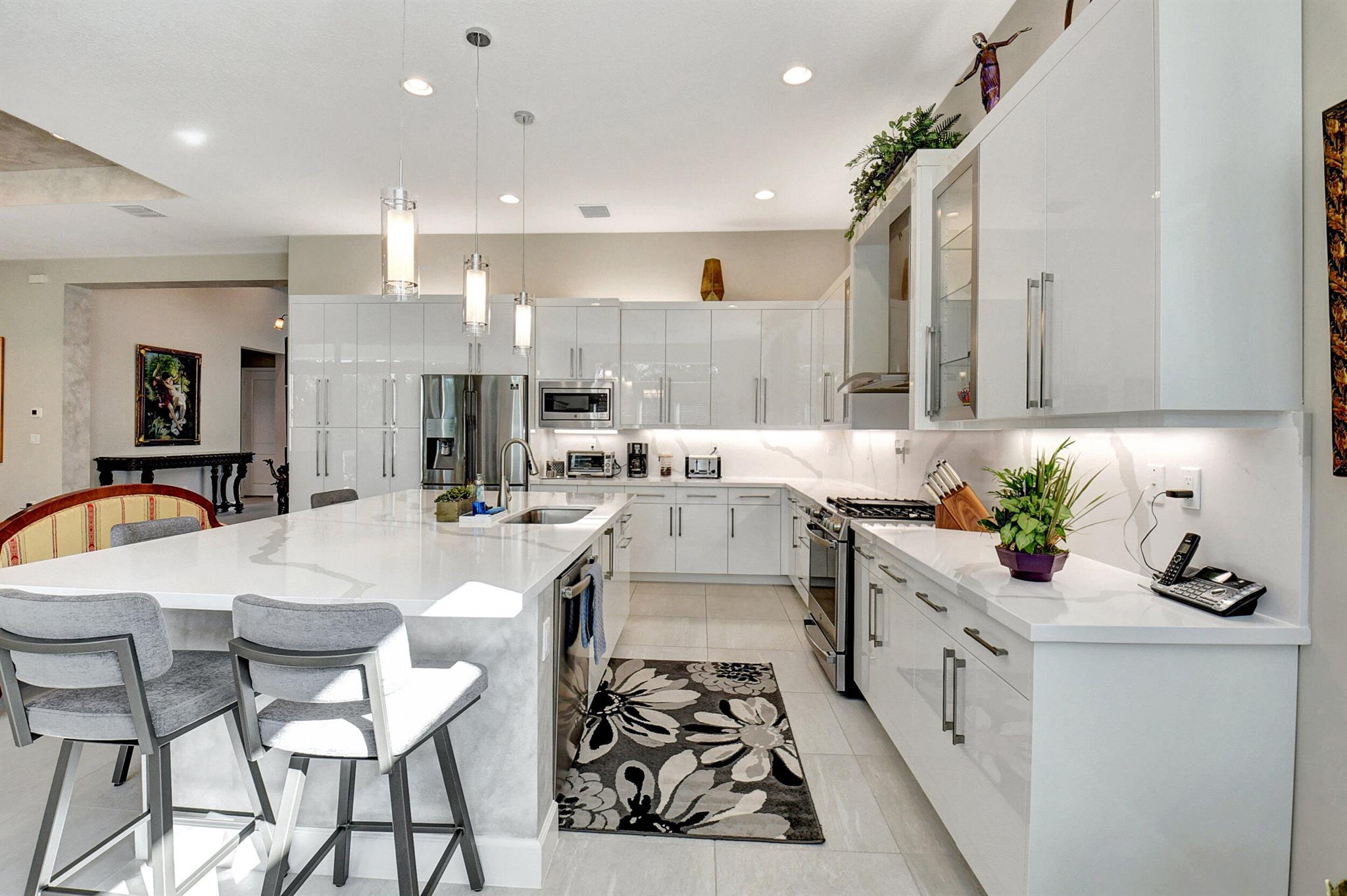 9321 Seahorse Bay Drive
