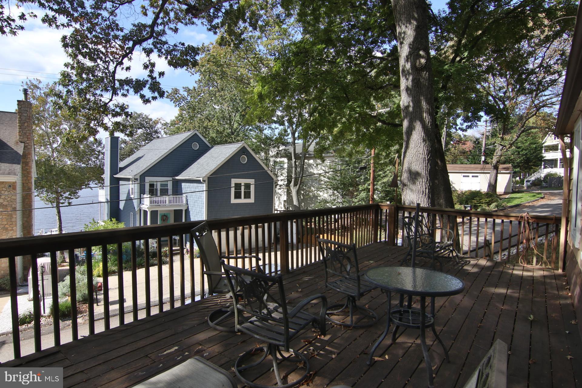 656 Shore Rd