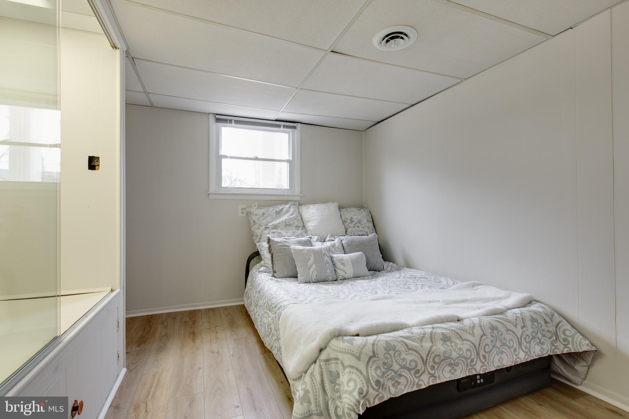517 Williamsburg Ln