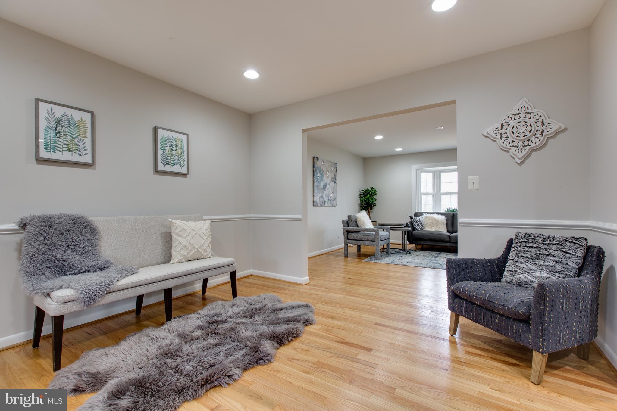 517 Williamsburg Ln