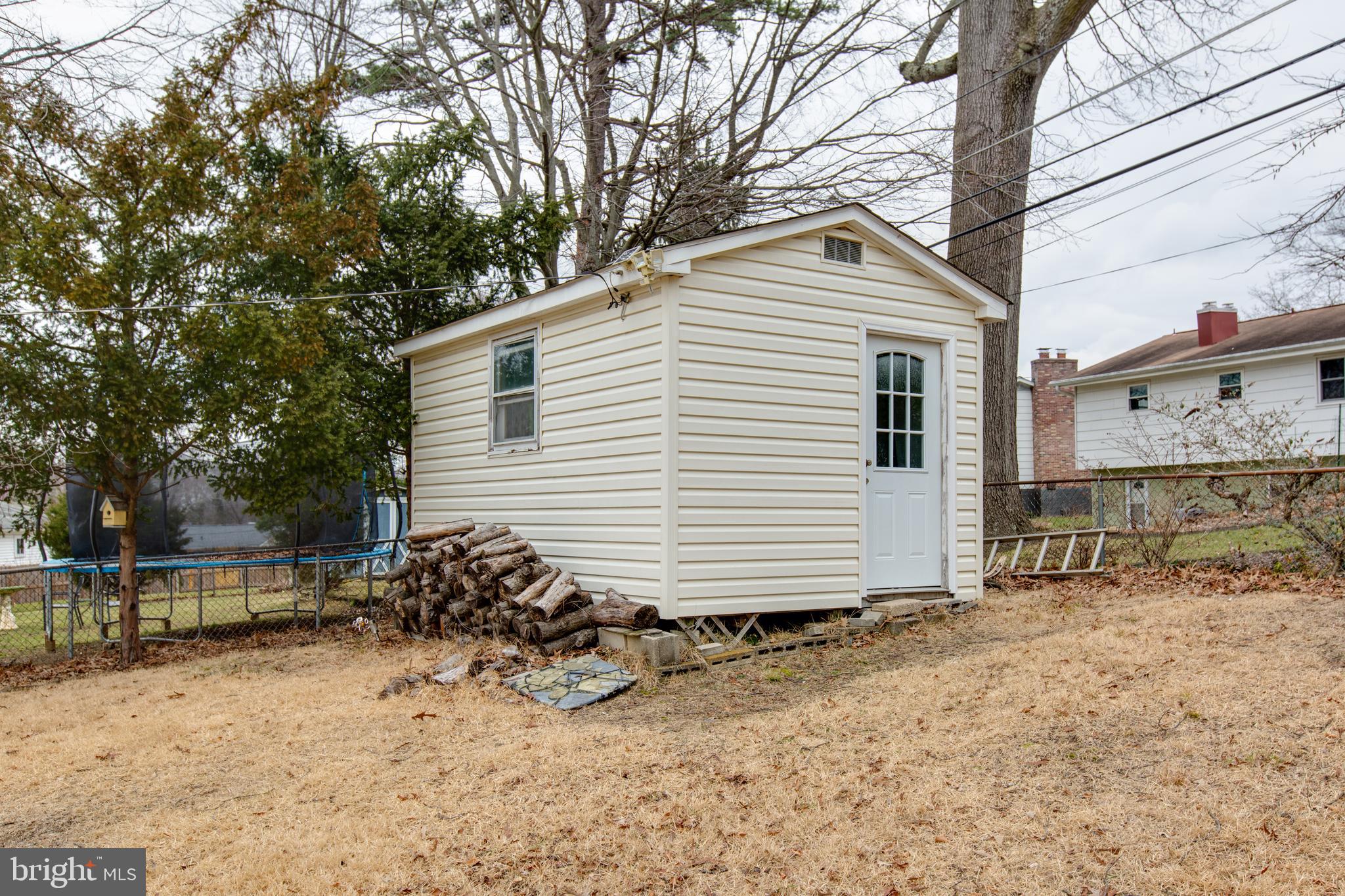 517 Williamsburg Ln