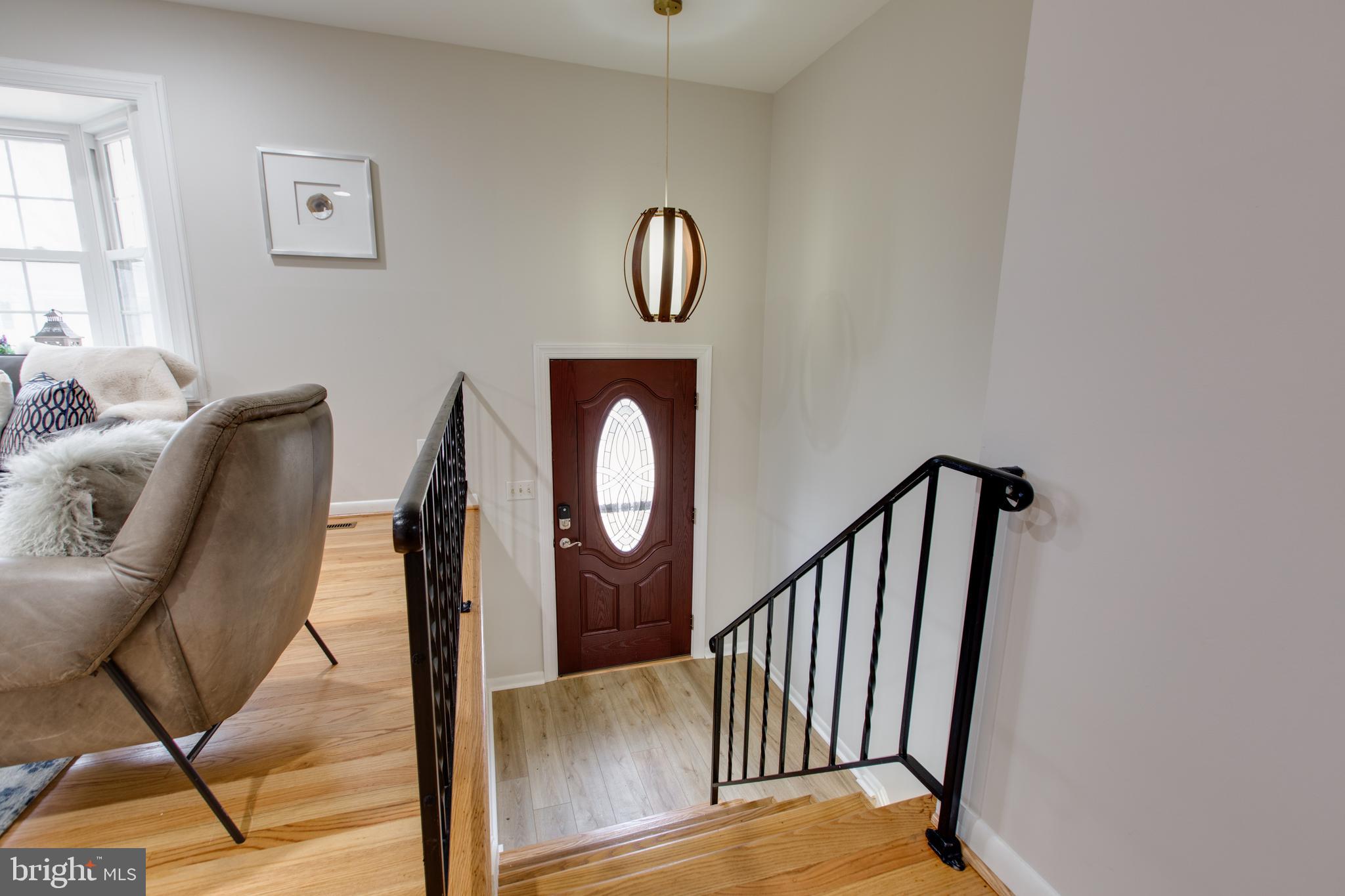517 Williamsburg Ln