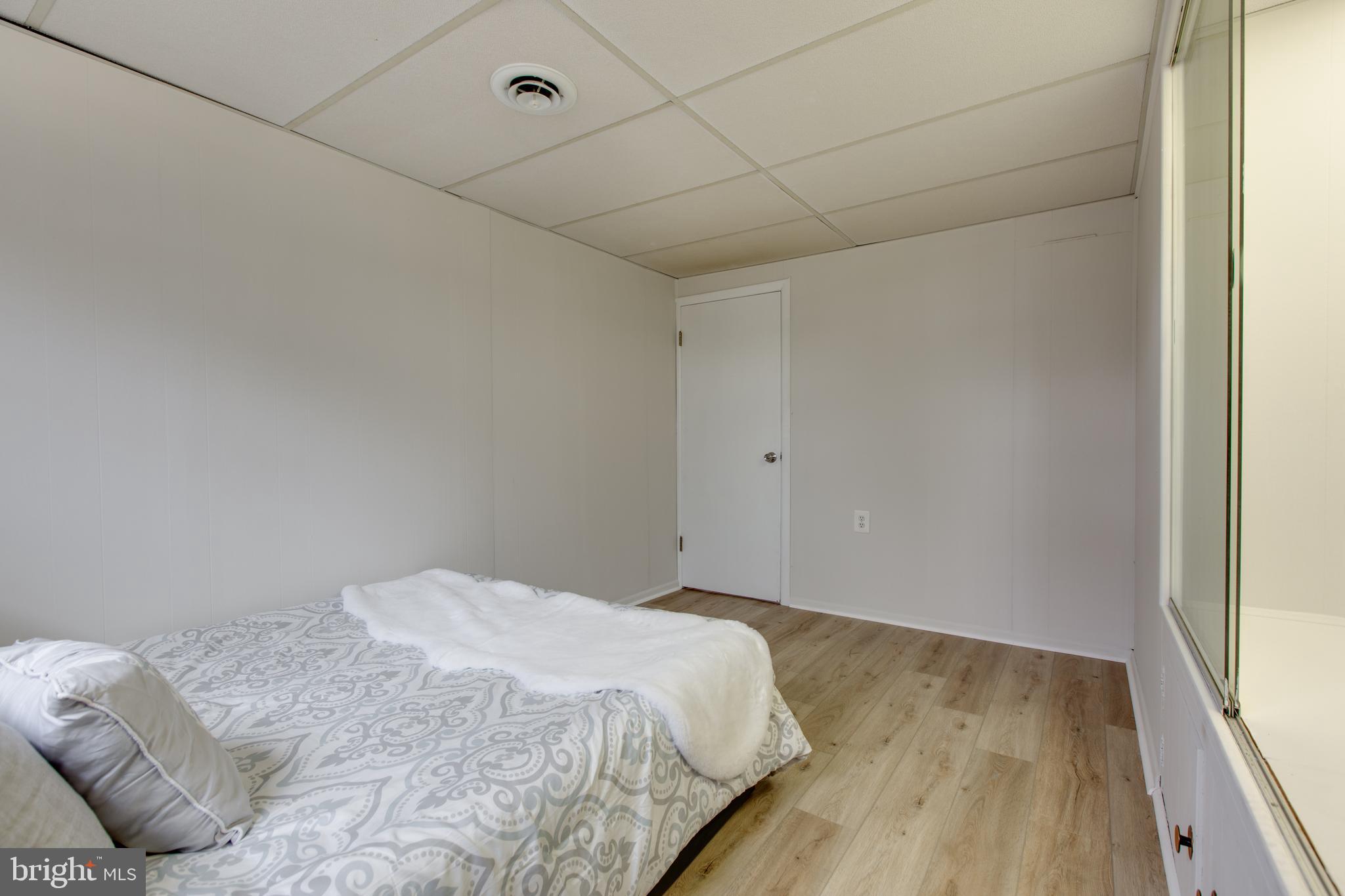 517 Williamsburg Ln