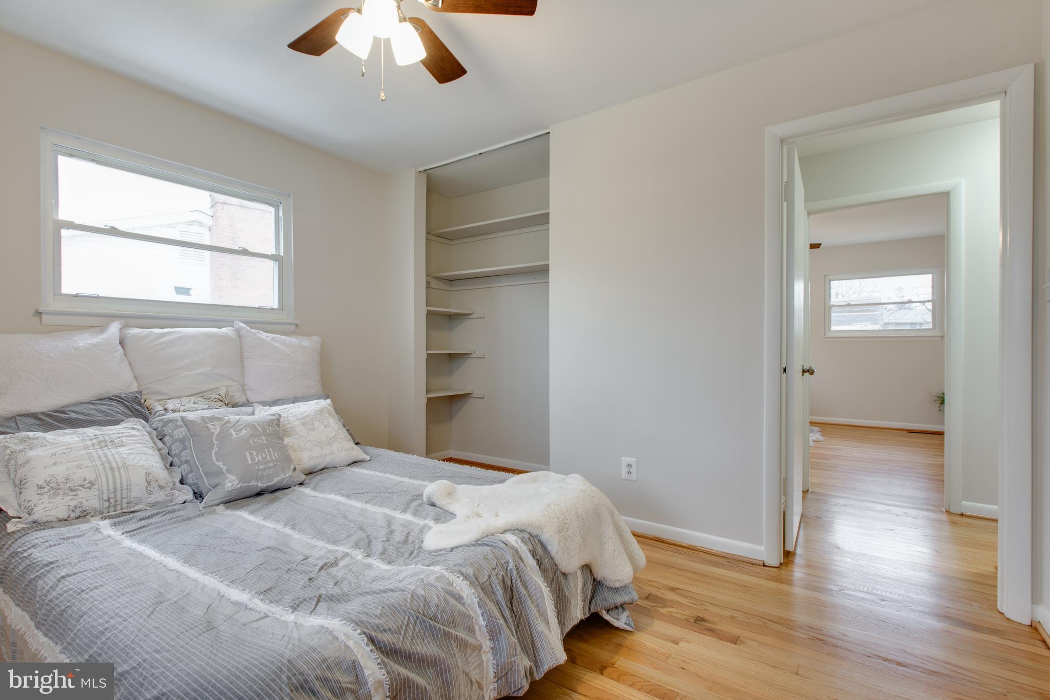 517 Williamsburg Ln