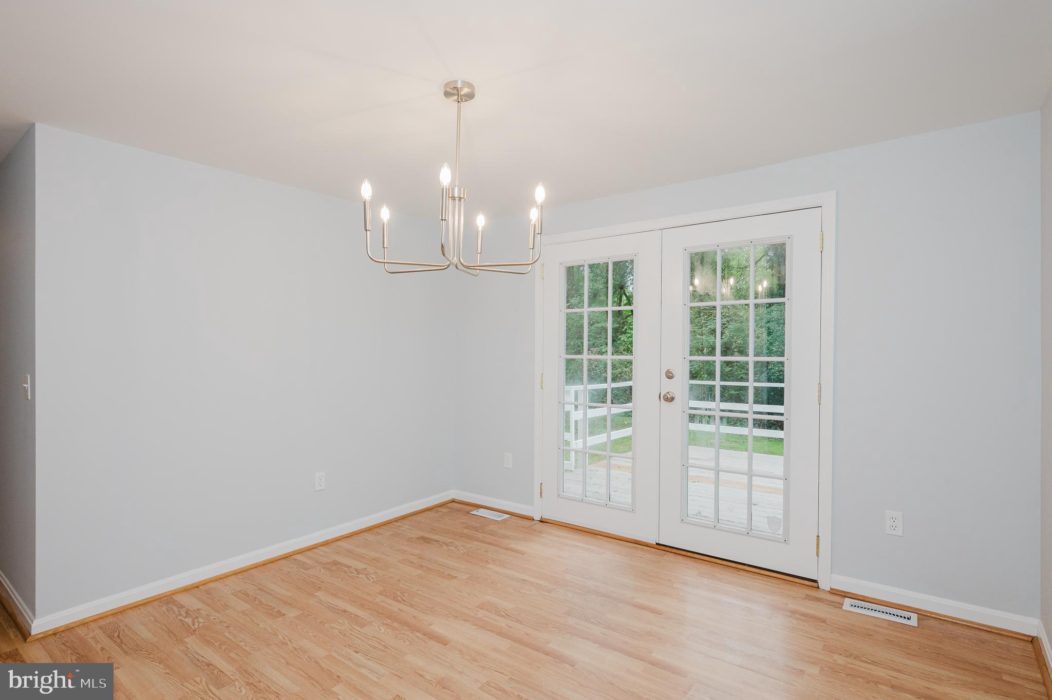 557 Sunset Knoll Rd