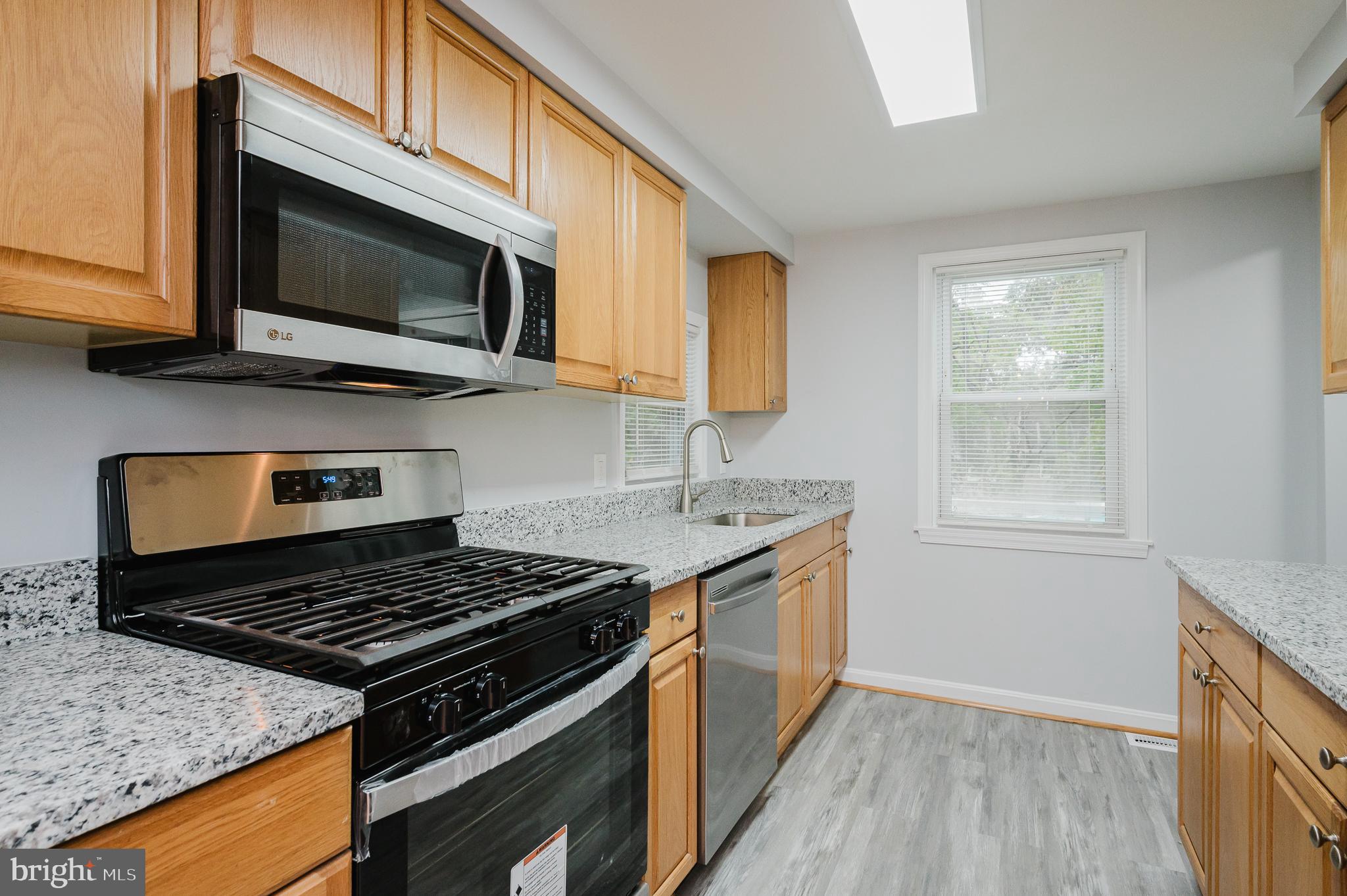 557 Sunset Knoll Rd