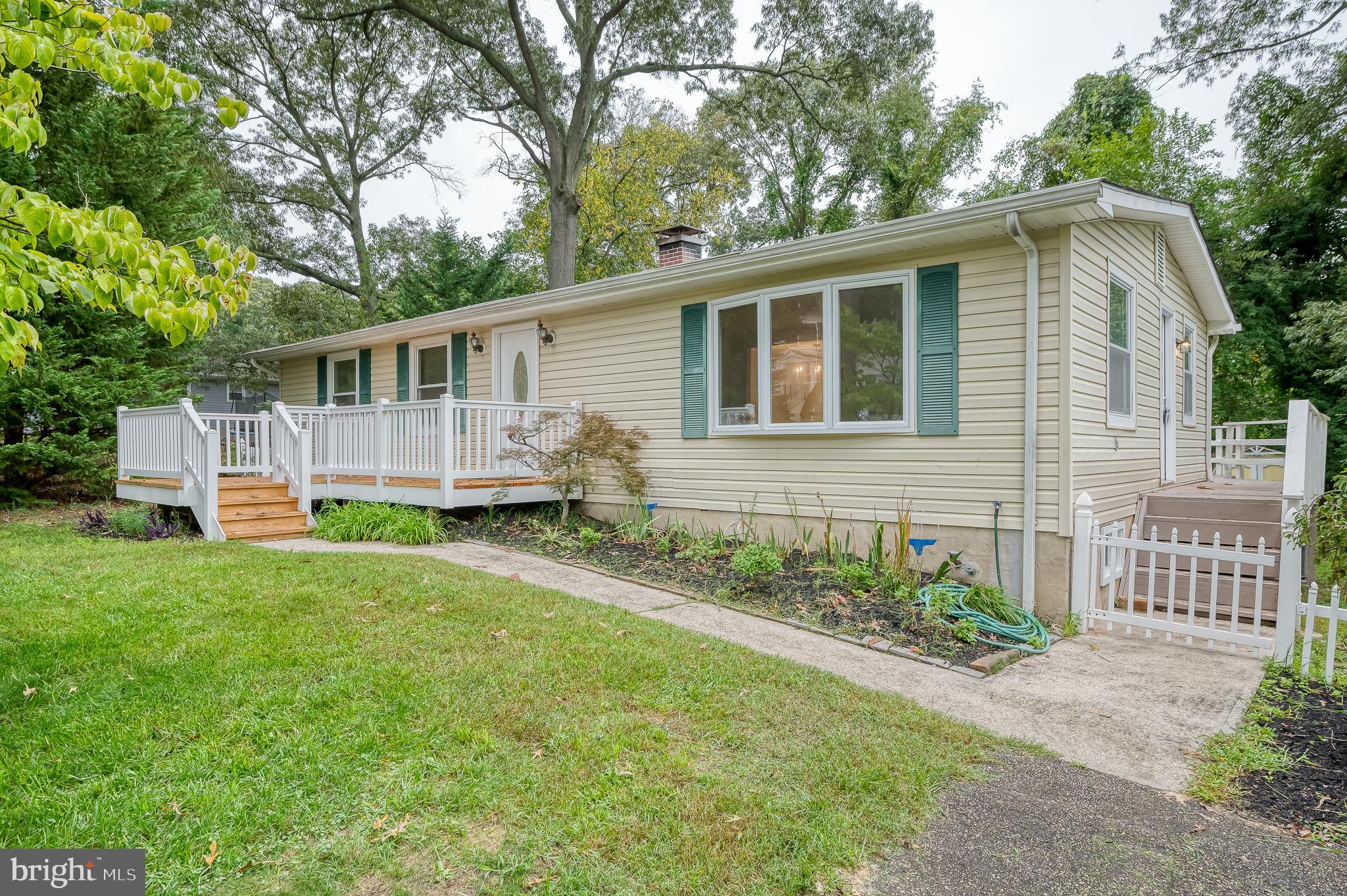 557 Sunset Knoll Rd