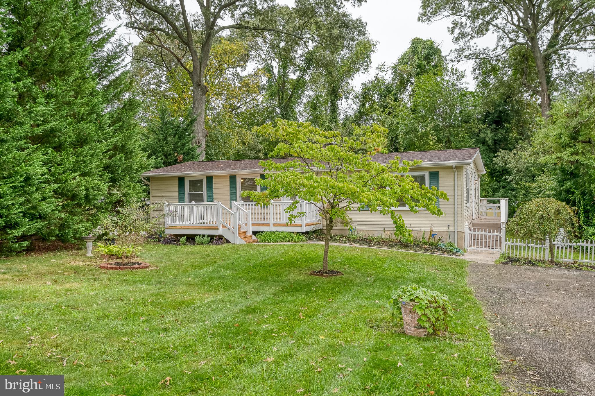 557 Sunset Knoll Rd
