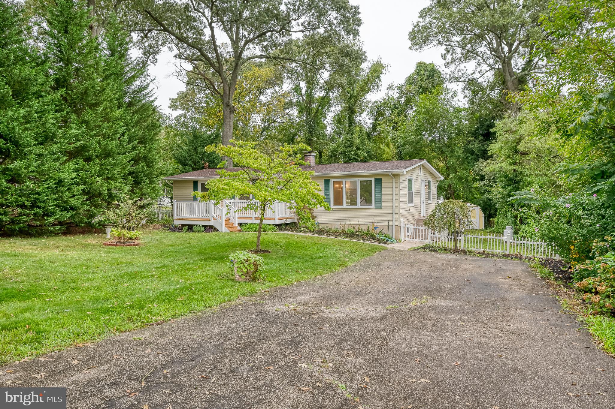 557 Sunset Knoll Rd