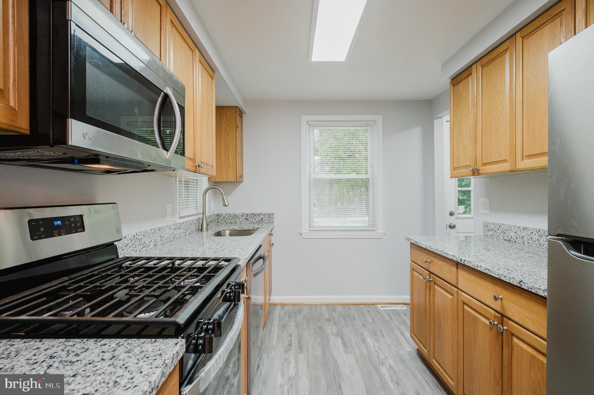 557 Sunset Knoll Rd