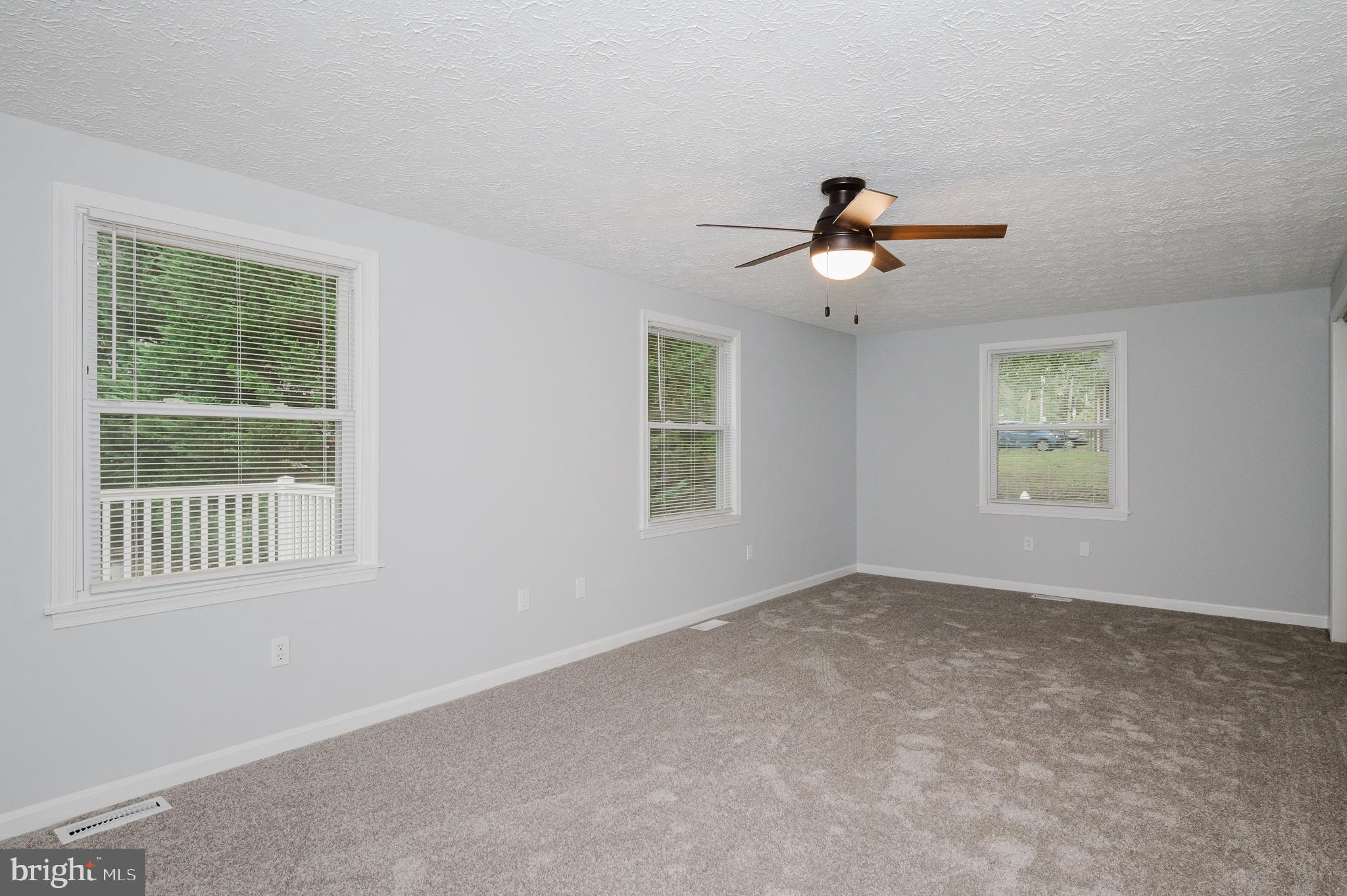 557 Sunset Knoll Rd