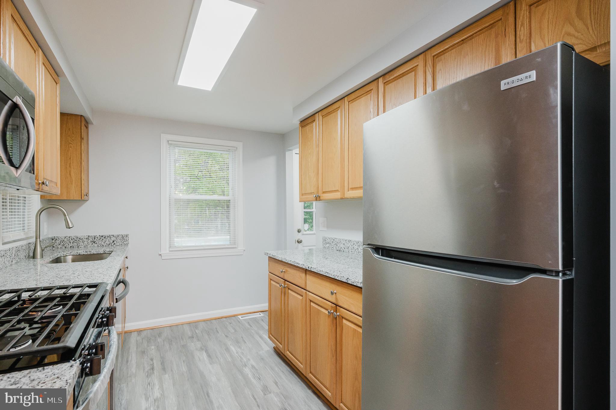 557 Sunset Knoll Rd